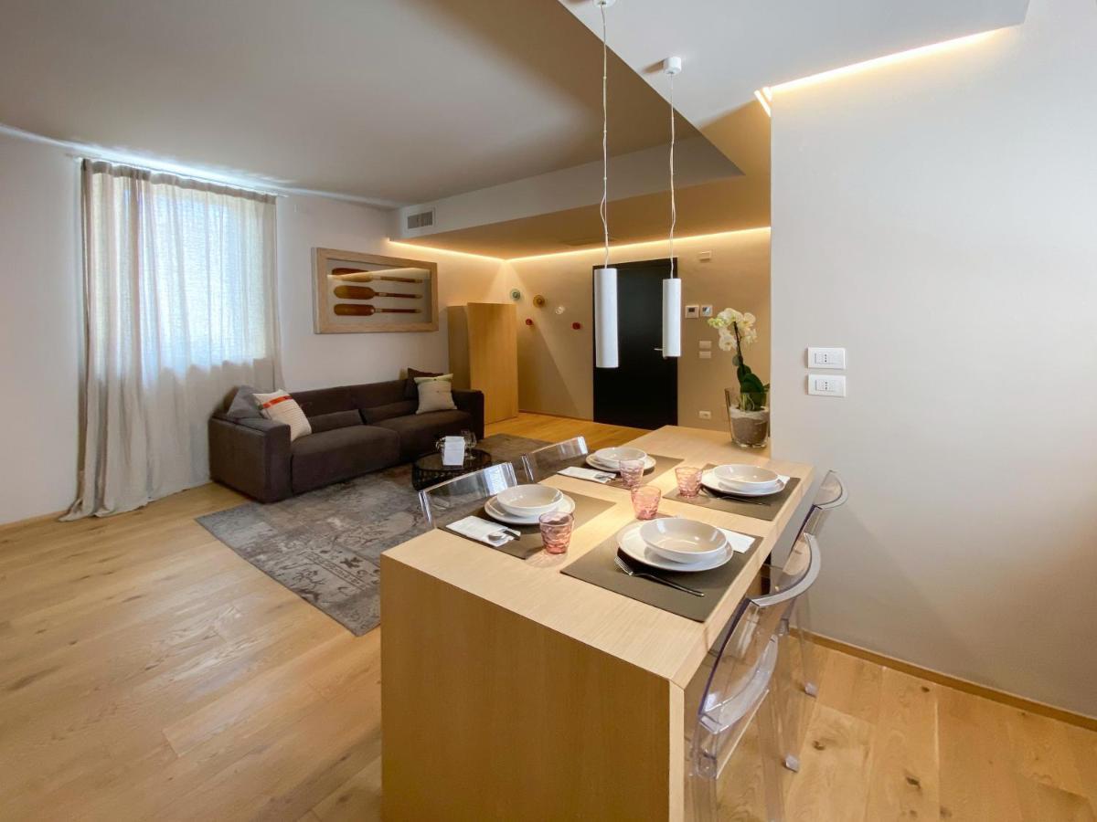Time To Be - Luxury Apartments Centro Storico Peschiera del Garda Exterior foto