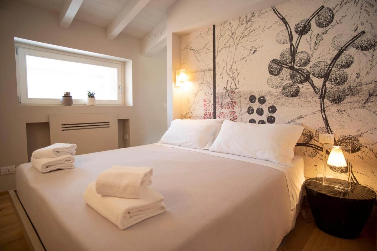 Time To Be - Luxury Apartments Centro Storico Peschiera del Garda Exterior foto