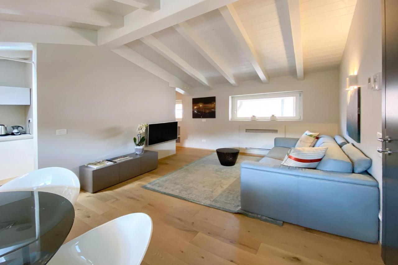 Time To Be - Luxury Apartments Centro Storico Peschiera del Garda Exterior foto